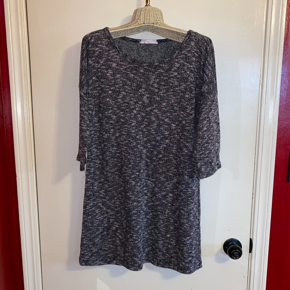Long Black & Grey Variegated 3/4 Sleeve Sweater